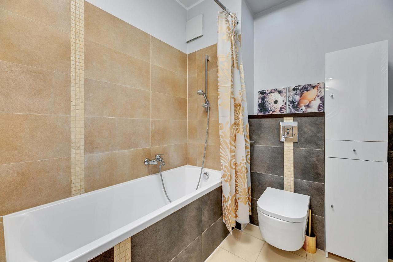 Wave Apartments - Szafarnia Old Town Gdańsk Extérieur photo